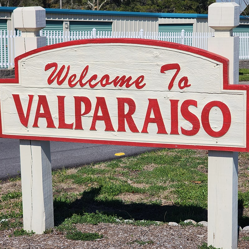 welcome to valparaiso sign